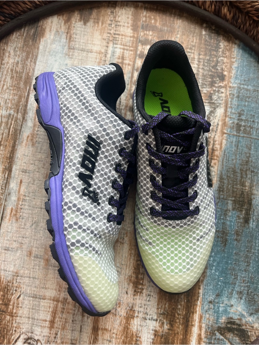 F-LITE 195 V2 Women’s Athletic Shoes - Black with Green Accents